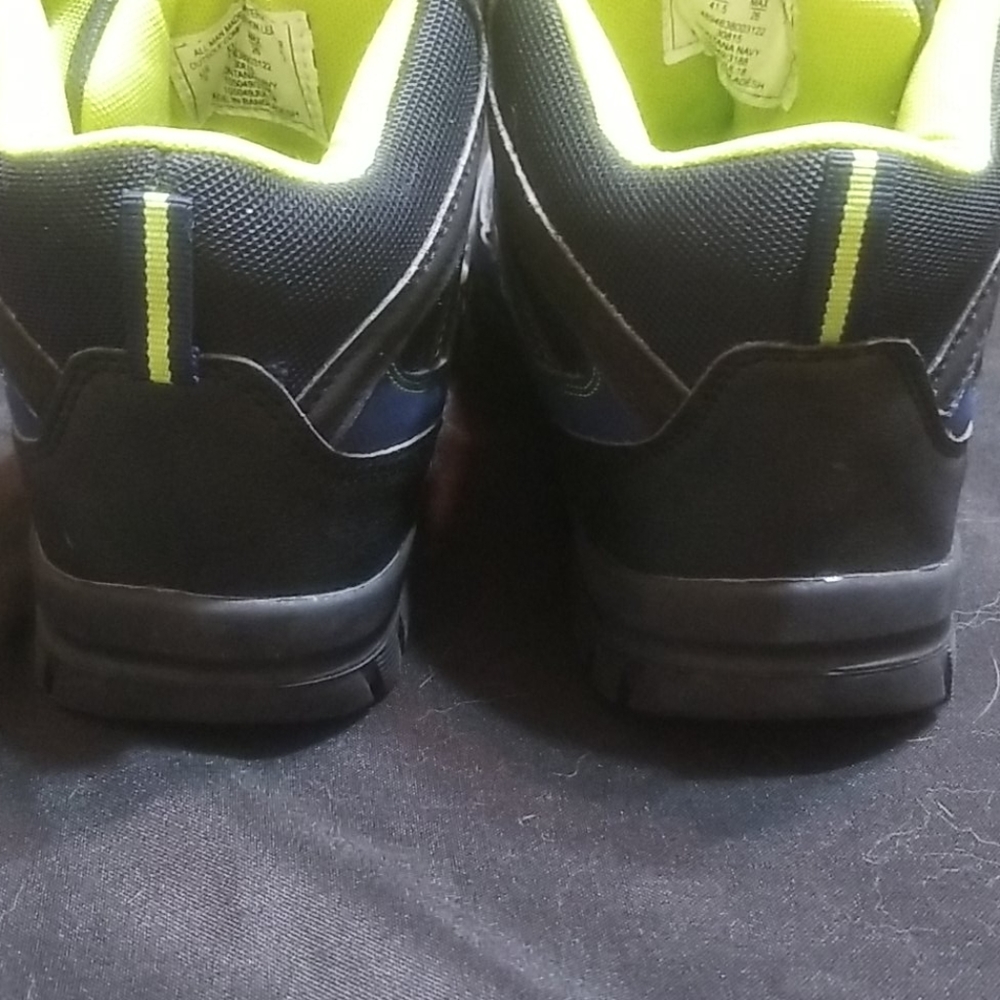 Hiking Boots/Shoes - Picture 2 of 6